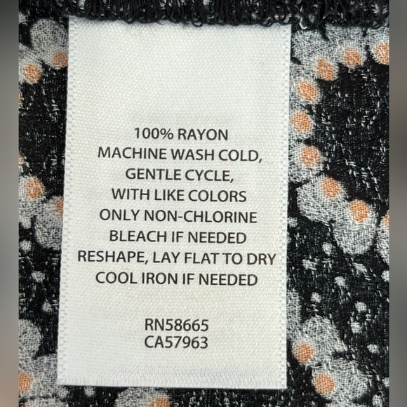 Treasure & Bond Summer Top - Picture 5 of 9